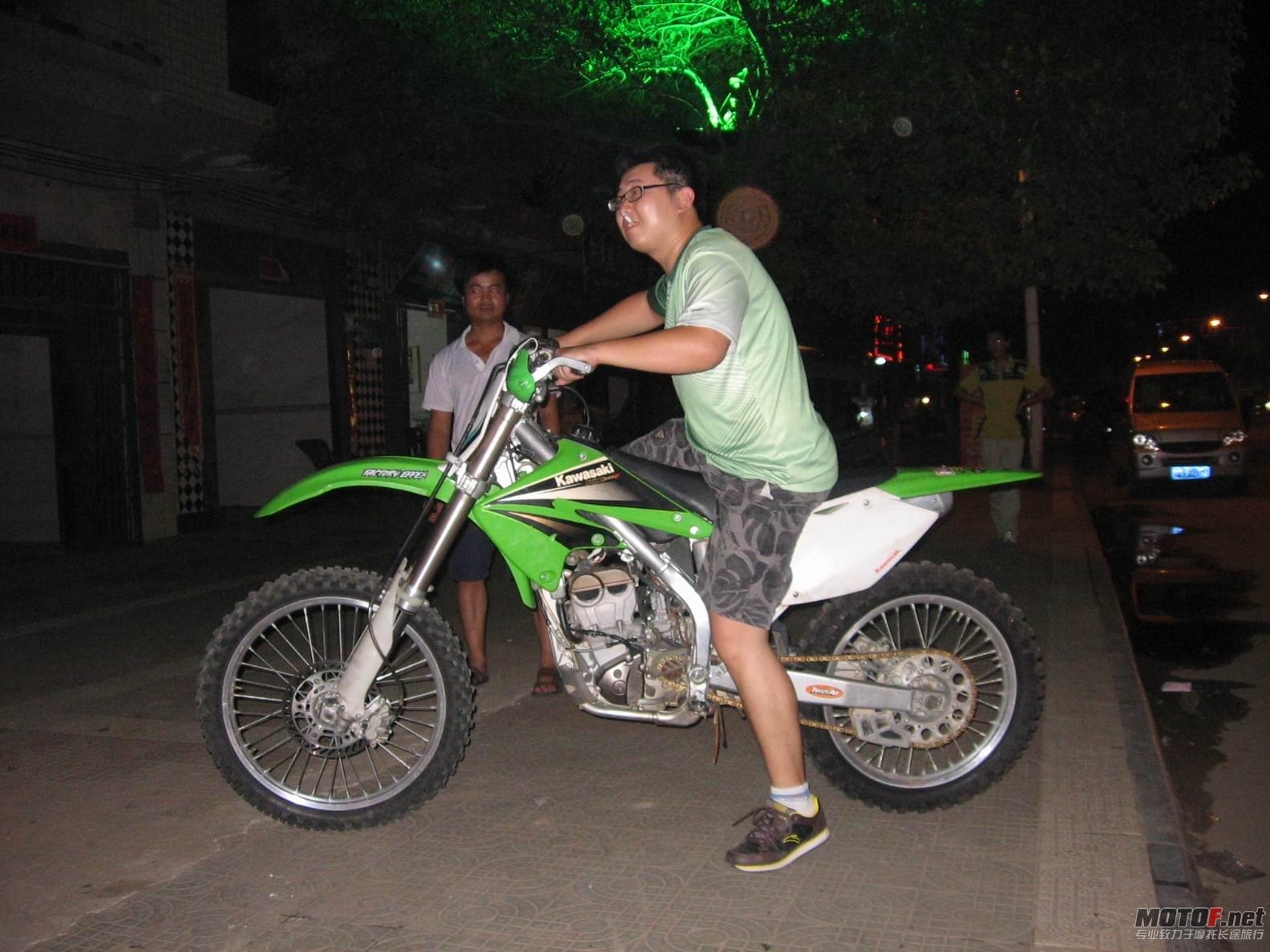 先回来的那台KX250F.JPG