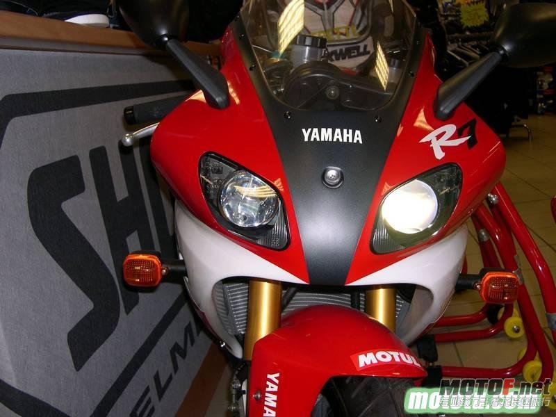 1243919078-Yamaha-YZF-R7.jpg