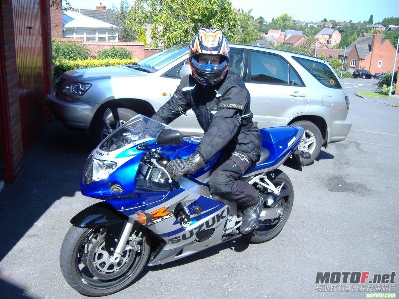 1228466691251626-Suzuki-GSX-R-600.jpg