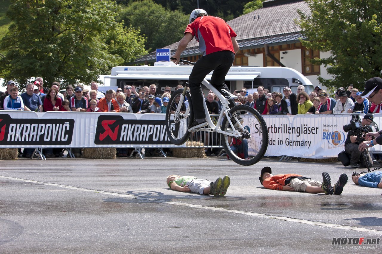 big_BMW_Motorrad_Days_2011_26.jpg