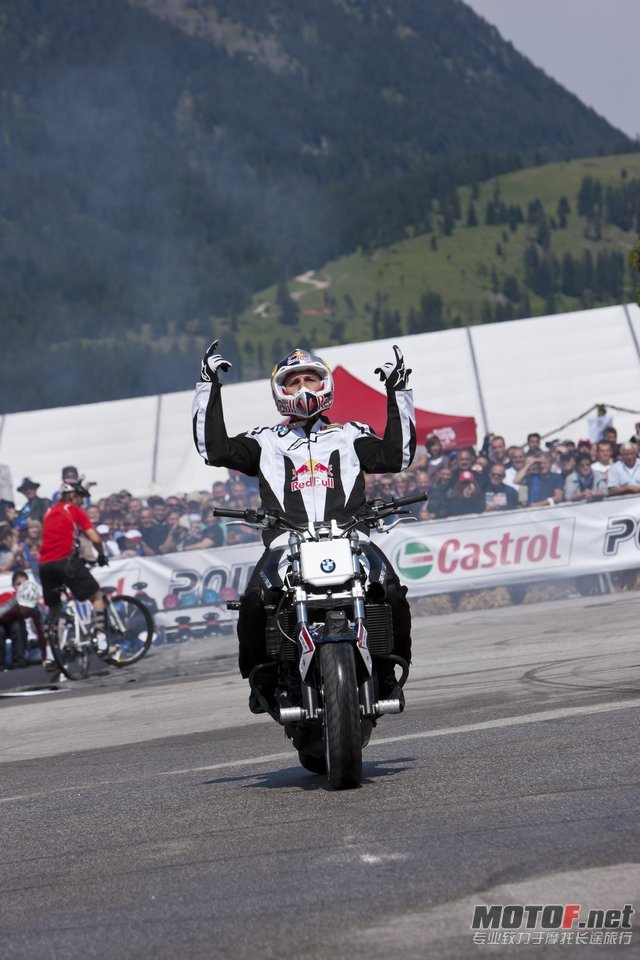 big_BMW_Motorrad_Days_2011_30.jpg