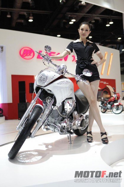 Girls_EICMA_Cina_2011_06.JPG_630.jpg