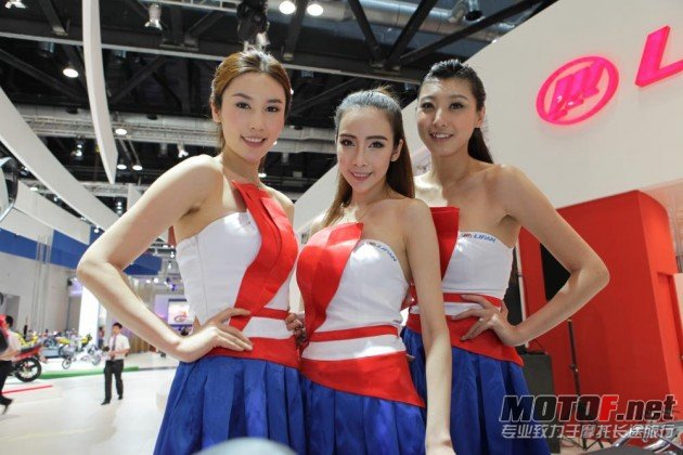 Girls_EICMA_Cina_2011_08.JPG_630.jpg