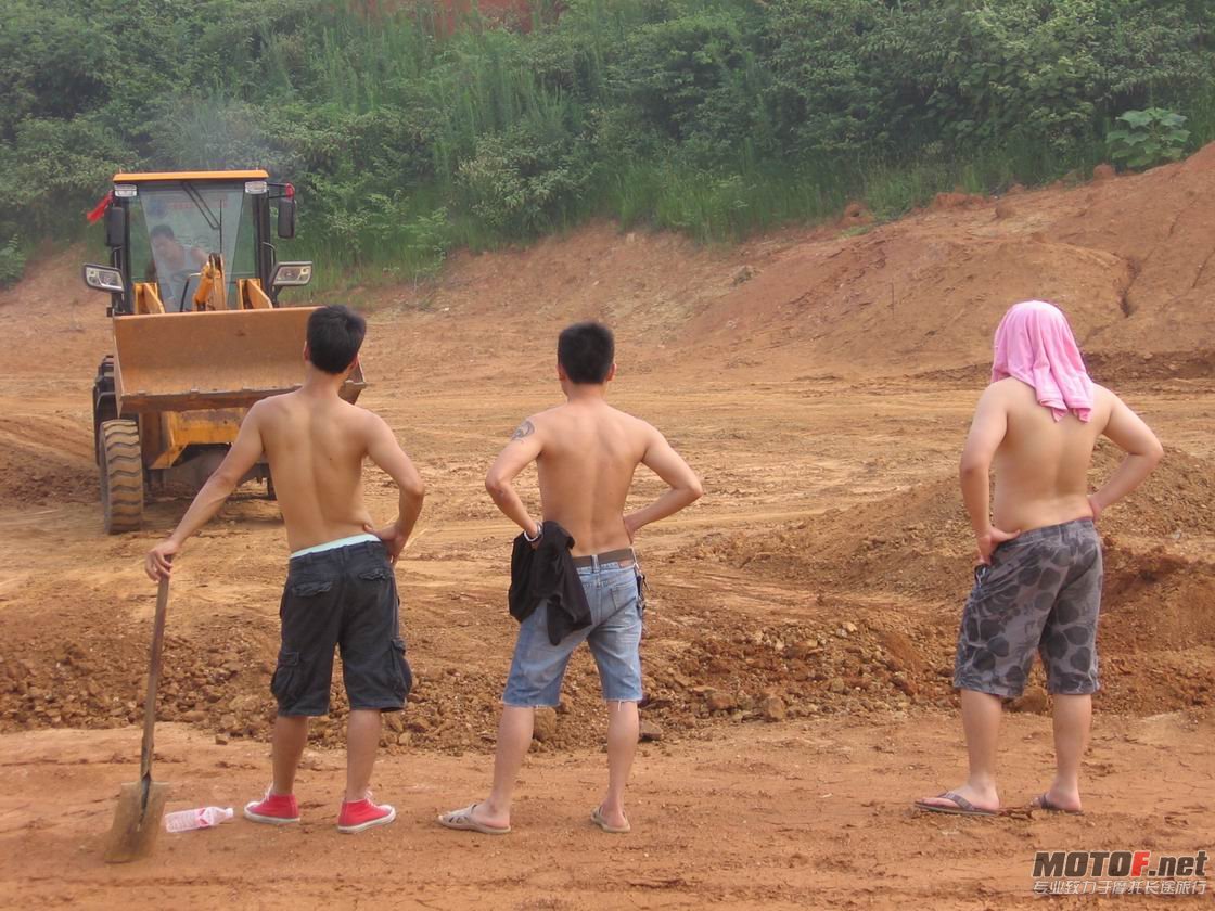 场地建设.JPG
