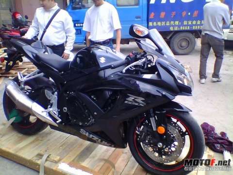 SUZUKI--K8--750CC