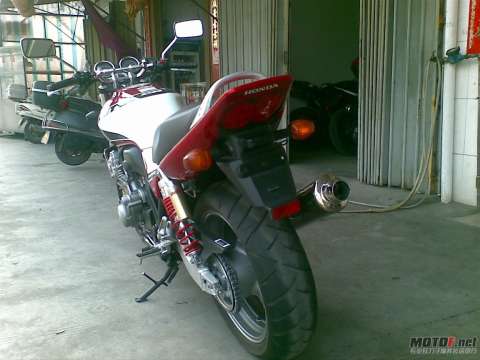 CB400