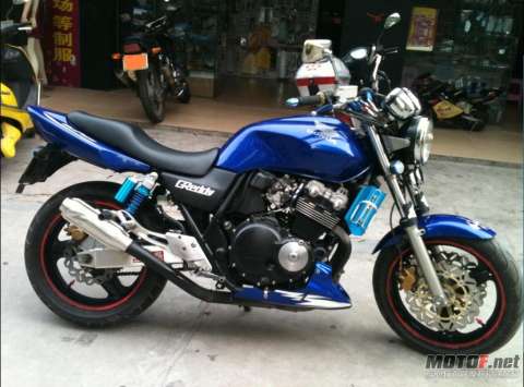 CB400