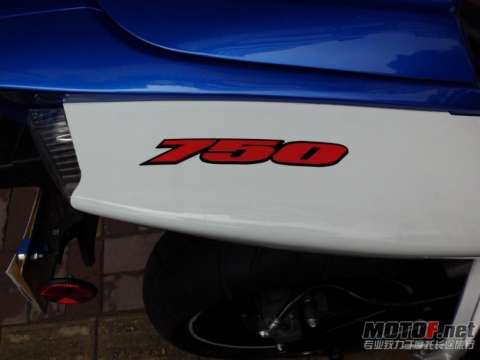 SUZUKIGSXR750