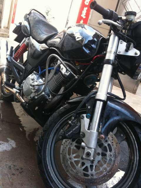 铃木EN用的RGV125倒叉