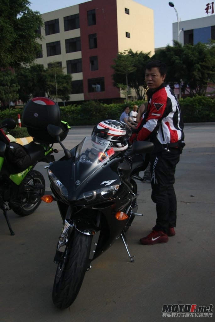 第八名，R1