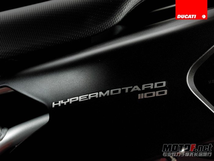 HM_1100_R_dettaglio-fianchetto_Ducati_motor.jpg