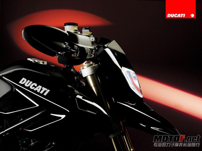 HM_1100-s_-B_dettaglio-anteriore_Ducati_motor.jpg