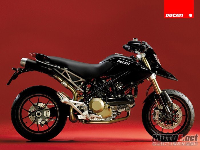 HM_1100-s_-B_lato-DX_Ducati_motor.jpg