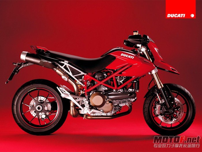 HM_1100-s_R_lato-DX_Ducati_motor.jpg