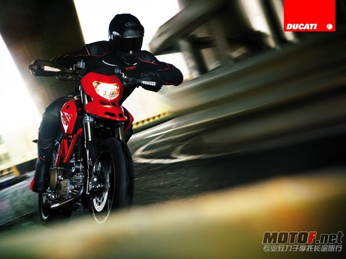 HYM-1100S_08D_R_A01A_Ducati_motor_T.jpg