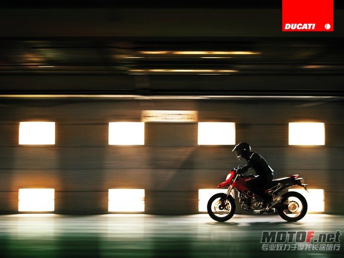HYM-1100S_08D_R_G06A_Ducati_motor_T.jpg