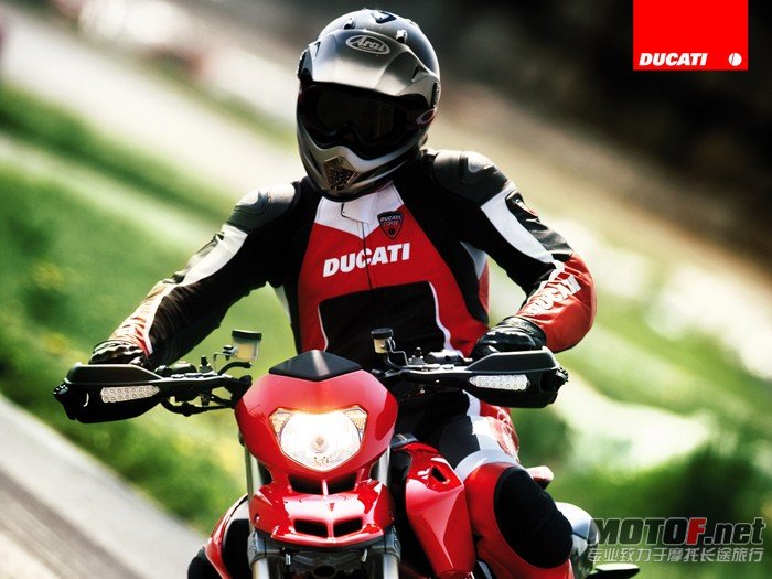 HYM-1100S_08D_R_H11A_Ducati_motor_T.jpg