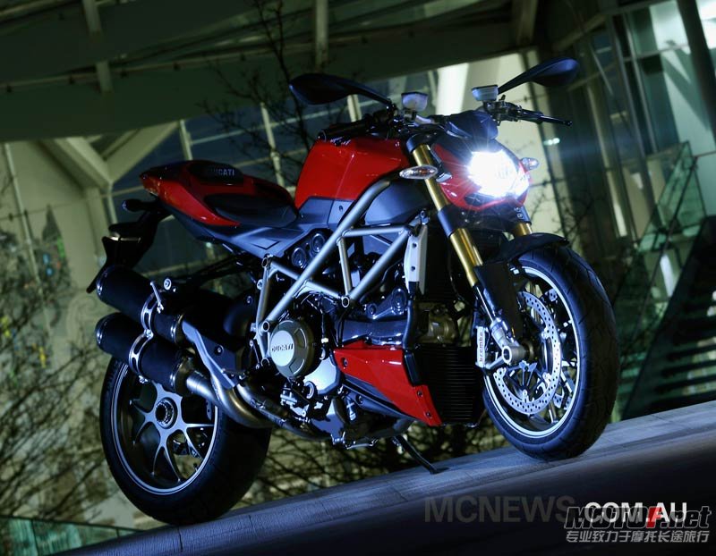 Ducati_Streetfighter_x.jpg