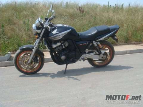 CB400
