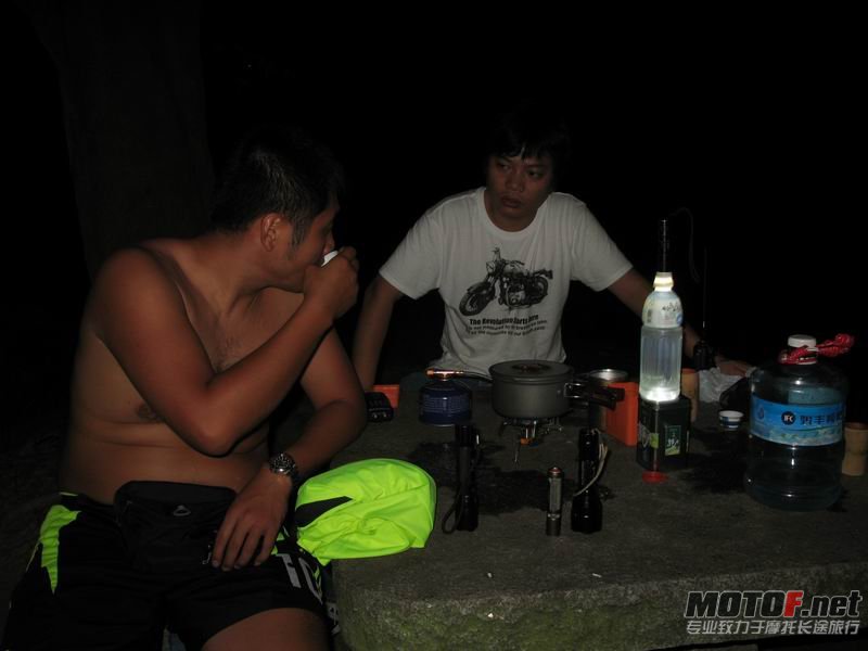 070.JPG