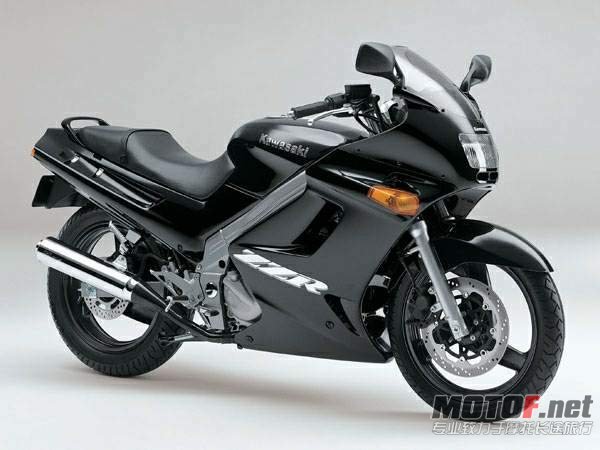 Kawasaki ZZR250 04  1.jpg