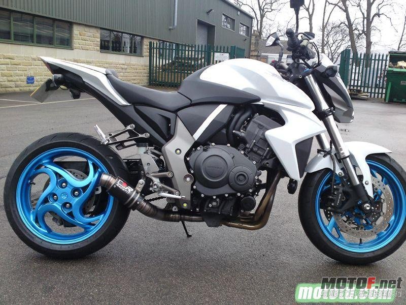 1247402582-Honda-CB-1000.jpg