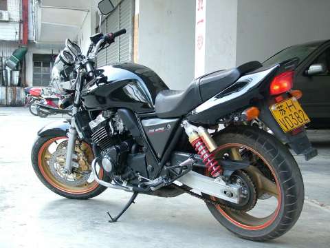 CB400