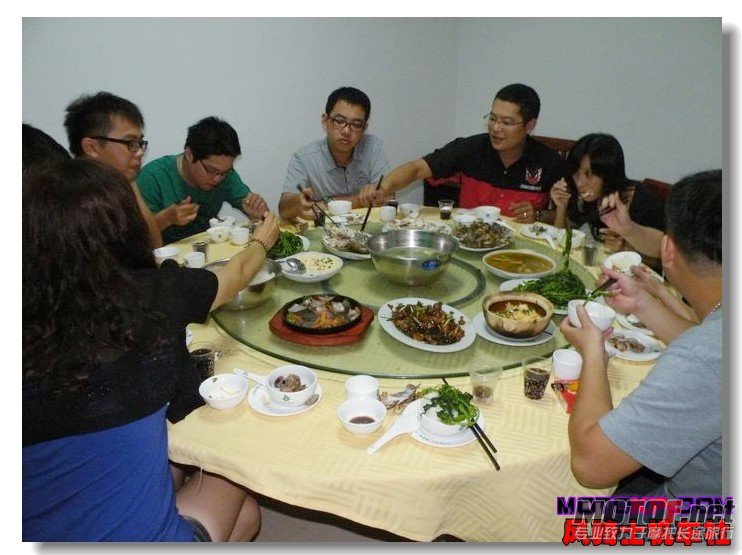 212041eq6eememmeat6mnz.jpg
