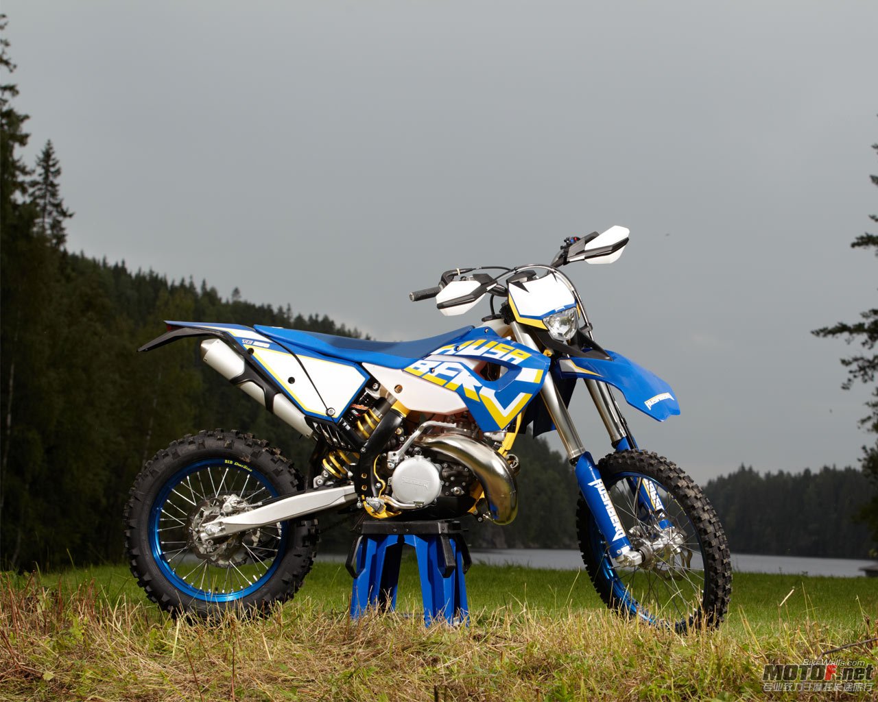 Husaberg_TE_250_2012_15_1280x1024.jpg