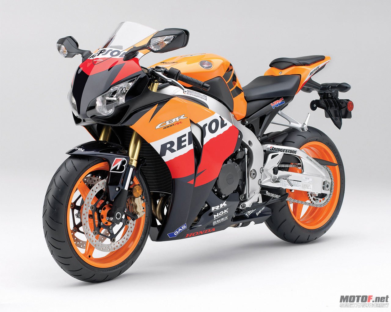 Honda_CBR1000RR_2010_06_1280x1024.jpg