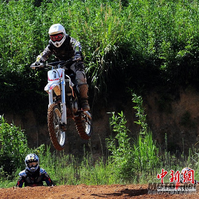 2011829821462350[1].jpg