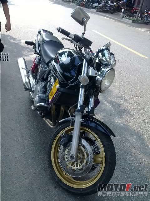 CB400