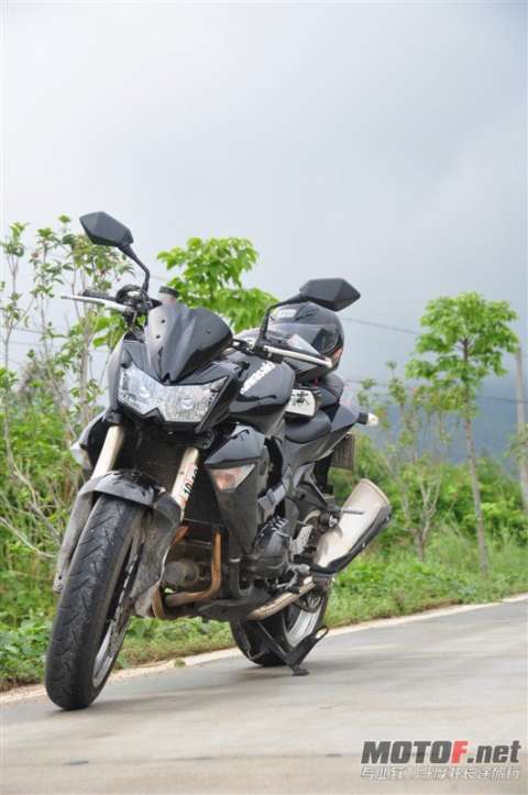 Z1000