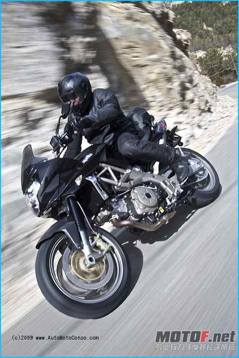 aprilia-shiver-750-gt-12.jpg