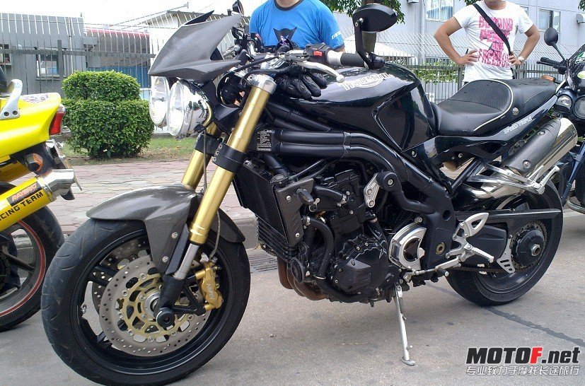 2155592tt429r9m999remr[1].jpg