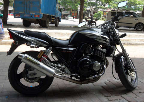 CB400