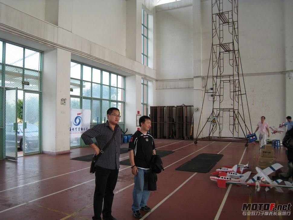 2011年10月29日参加室内模型赛吉林大学珠海分校 006.jpg