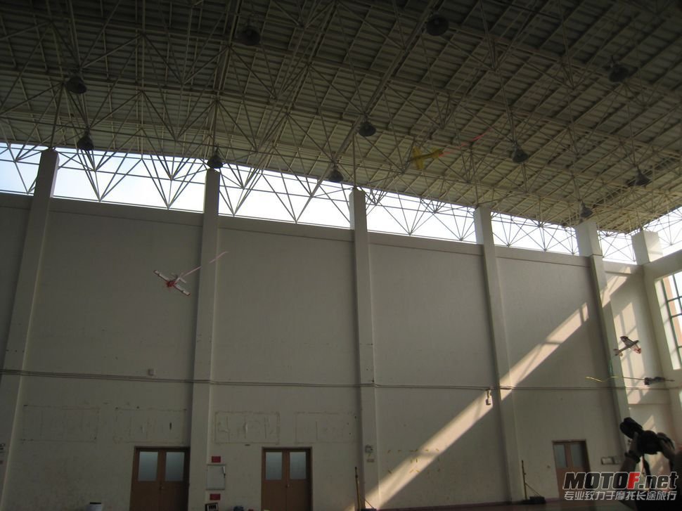 2011年10月29日参加室内模型赛吉林大学珠海分校 012.jpg