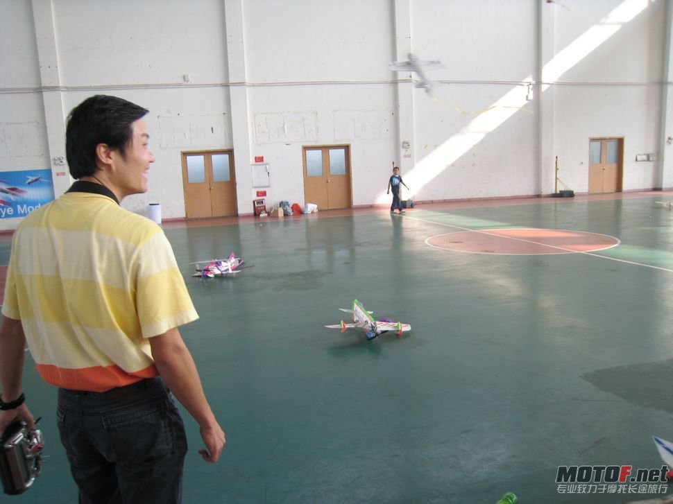 2011年10月29日参加室内模型赛吉林大学珠海分校 018.jpg
