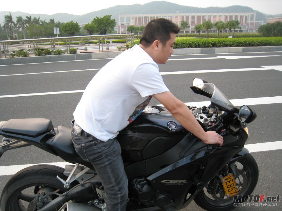 2011年10月29日参加室内模型赛吉林大学珠海分校 056.jpg