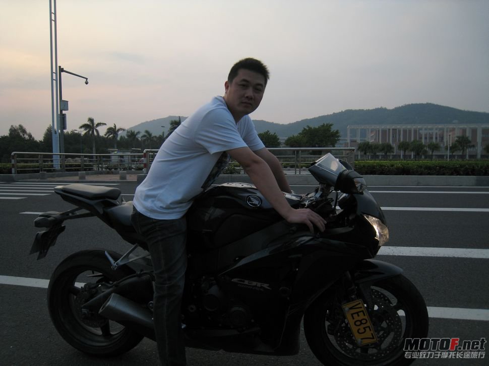 2011年10月29日参加室内模型赛吉林大学珠海分校 057.jpg