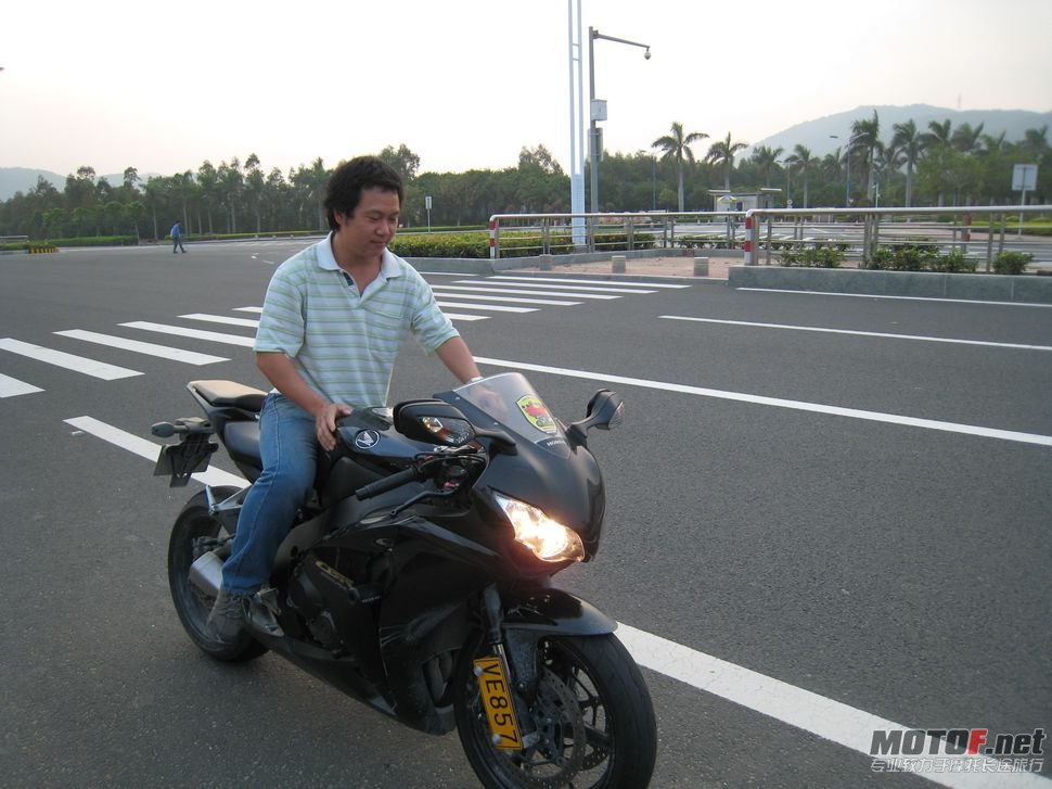 2011年10月29日参加室内模型赛吉林大学珠海分校 058.jpg