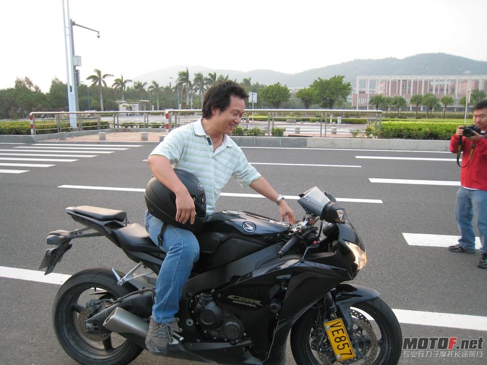 2011年10月29日参加室内模型赛吉林大学珠海分校 060.jpg