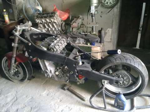 ZXR 750