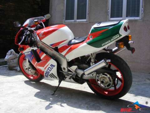 NSR250