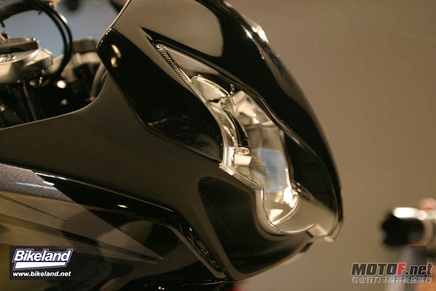 2008_cbr_1k_intro_26.jpg