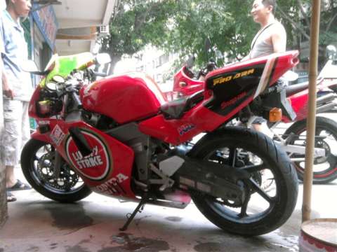 NSR125猫眼