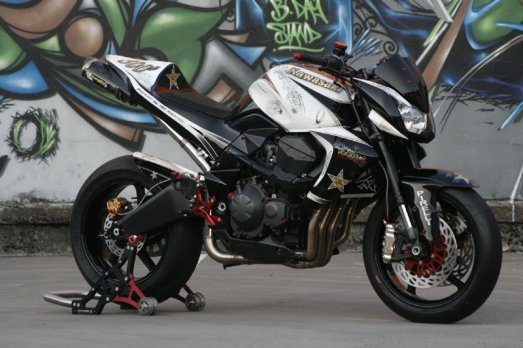 roadster-kawasaki-z750-ad-koncept-500-anniversaire-01-cb9b2.jpg