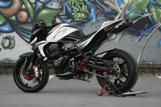 roadster-kawasaki-z750-ad-koncept-500-anniversaire-04-62268.jpg