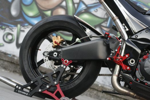 roadster-kawasaki-z750-ad-koncept-500-anniversaire-07-2-4bb19.jpg